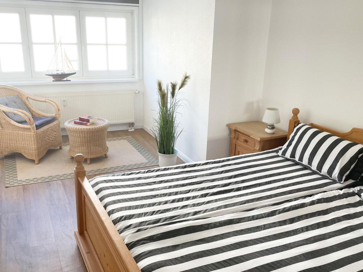 Apartment Strandnahe In Zentraler Aber Ruhiger Lage In Amanda Nr 09 *